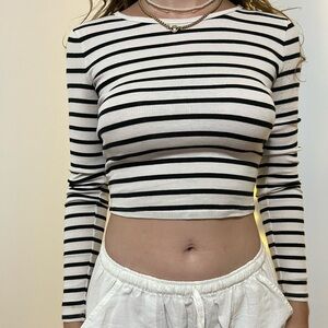 Abercrombie and Fitch Long Sleeve Crop Top